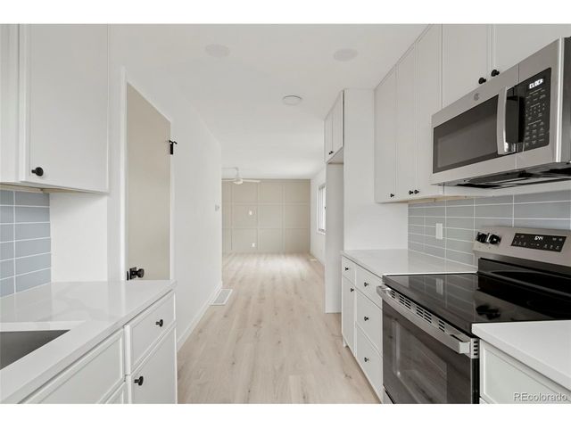 7940 Hollywood St, Commerce City, CO 80022