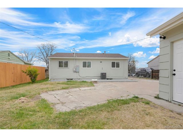 7940 Hollywood St, Commerce City, CO 80022