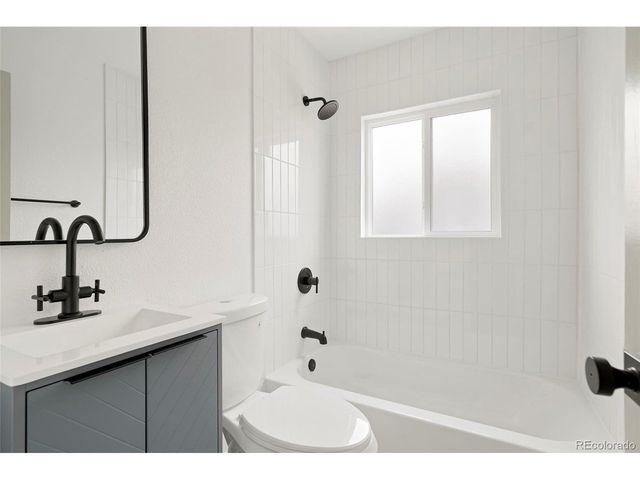 7940 Hollywood St, Commerce City, CO 80022