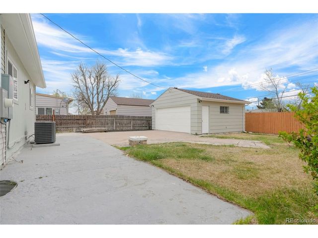 7940 Hollywood St, Commerce City, CO 80022