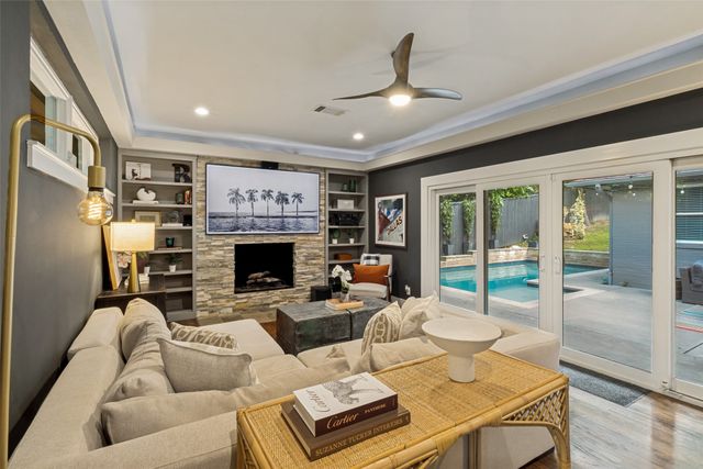 336 N Manus Drive, Dallas, TX 75224