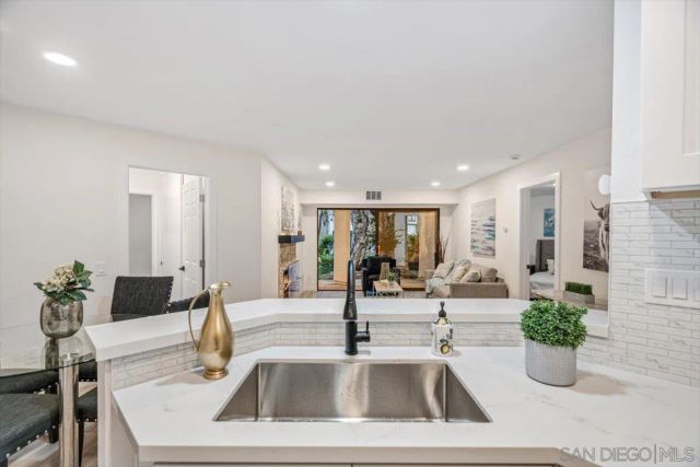 9745 Mesa Springs Way 142, San Diego, CA 92126