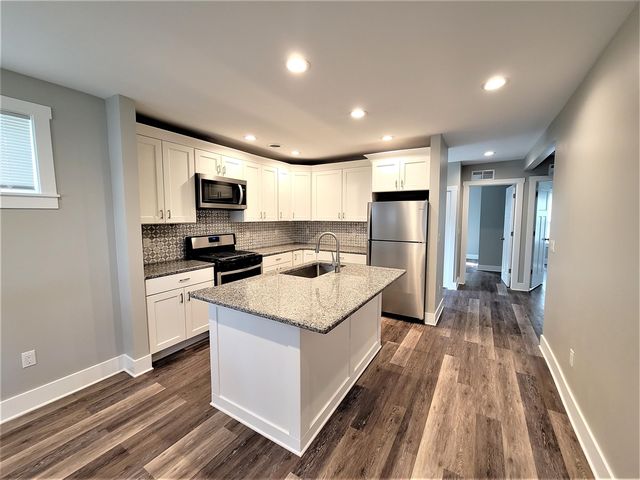 1140 E Breckenridge Street, Ferndale, MI 48220