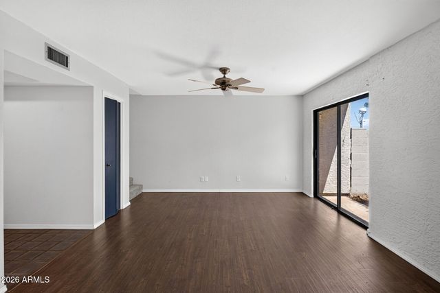 821 E REDONDO Drive, Tempe, AZ 85282