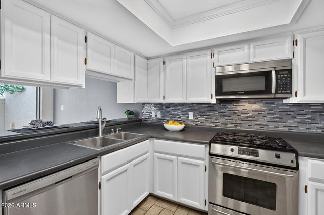 821 E REDONDO Drive, Tempe, AZ 85282