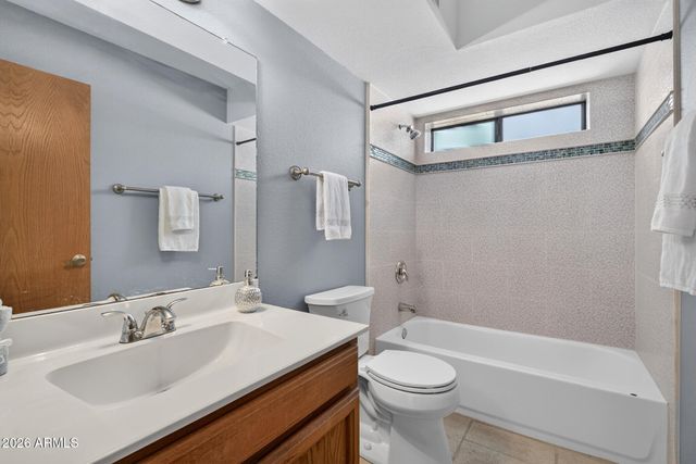 821 E REDONDO Drive, Tempe, AZ 85282