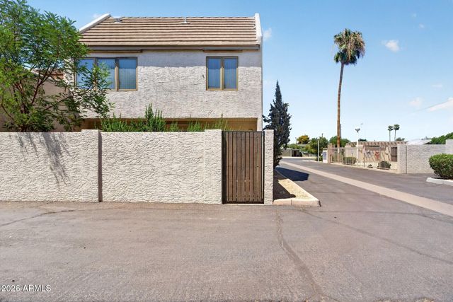821 E REDONDO Drive, Tempe, AZ 85282