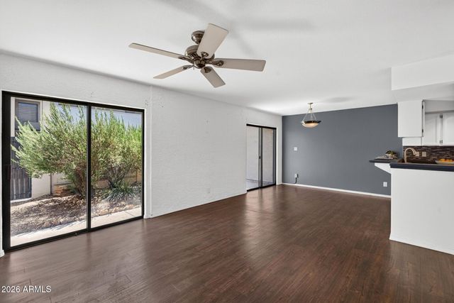 821 E REDONDO Drive, Tempe, AZ 85282