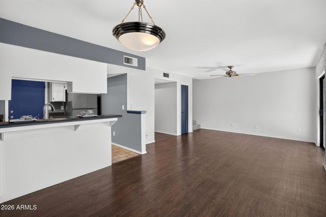 821 E REDONDO Drive, Tempe, AZ 85282