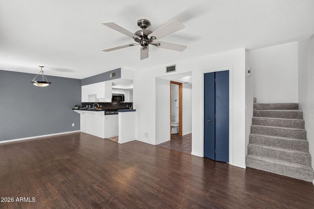 821 E REDONDO Drive, Tempe, AZ 85282