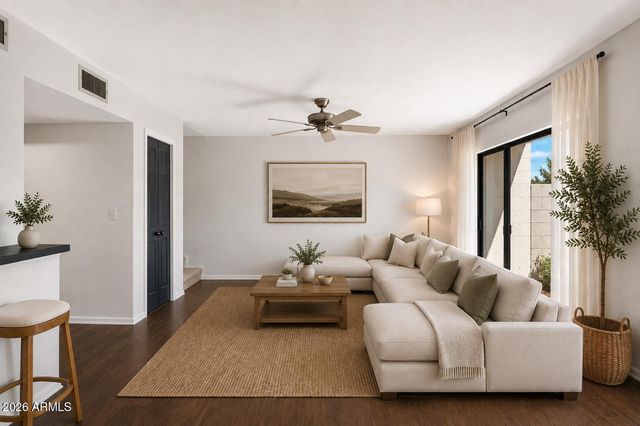 821 E REDONDO Drive, Tempe, AZ 85282