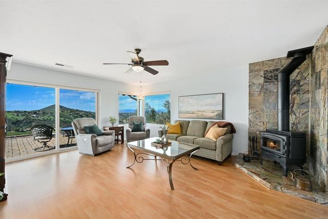 13065 Via Suena, Valley Center, CA 92082