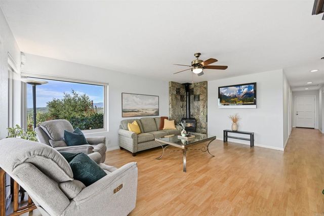 13065 Via Suena, Valley Center, CA 92082