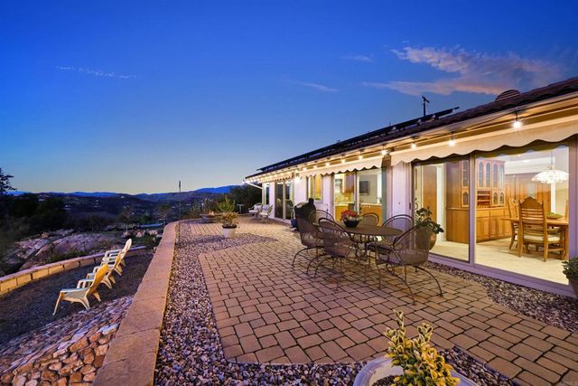 13065 Via Suena, Valley Center, CA 92082