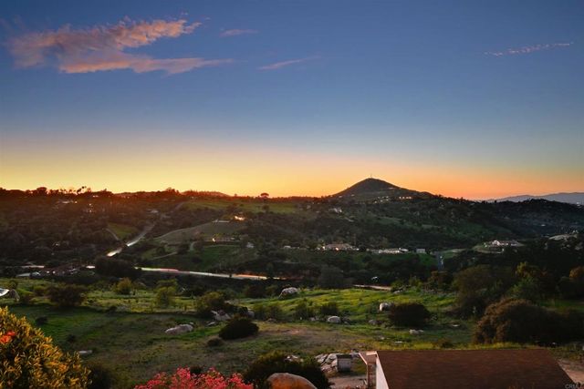 13065 Via Suena, Valley Center, CA 92082