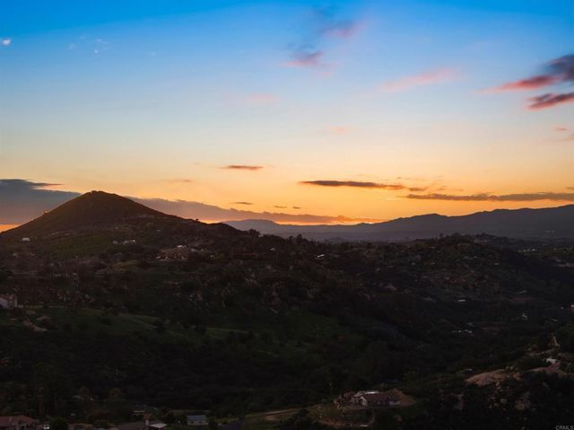 13065 Via Suena, Valley Center, CA 92082