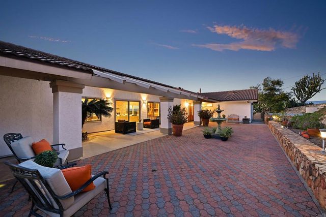 13065 Via Suena, Valley Center, CA 92082