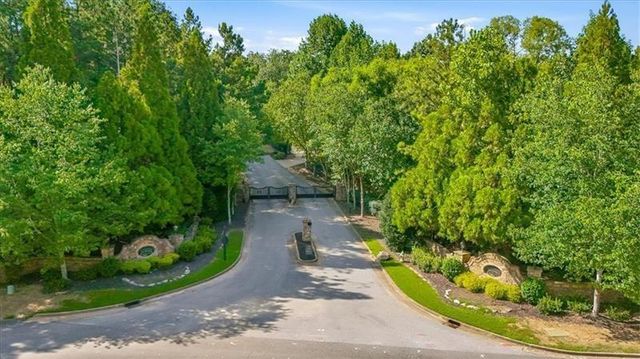 12 Somerset Lane, Cartersville, GA 30121