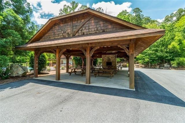 12 Somerset Lane, Cartersville, GA 30121