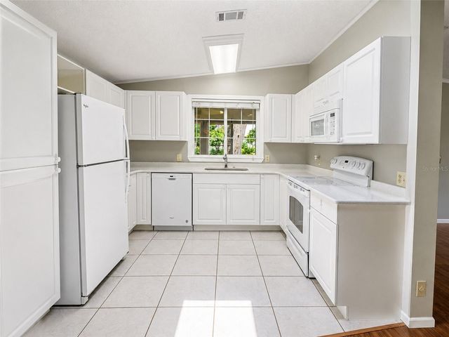 604 TOPSIDE CIRCLE, Edgewater, FL 32141