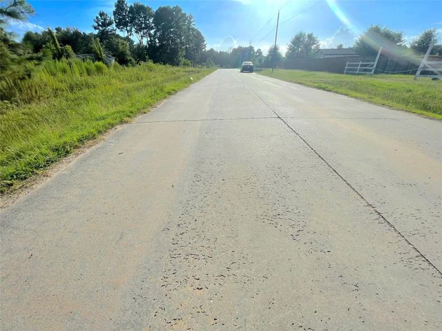 124 County Road 3546, Cleveland, TX 77327