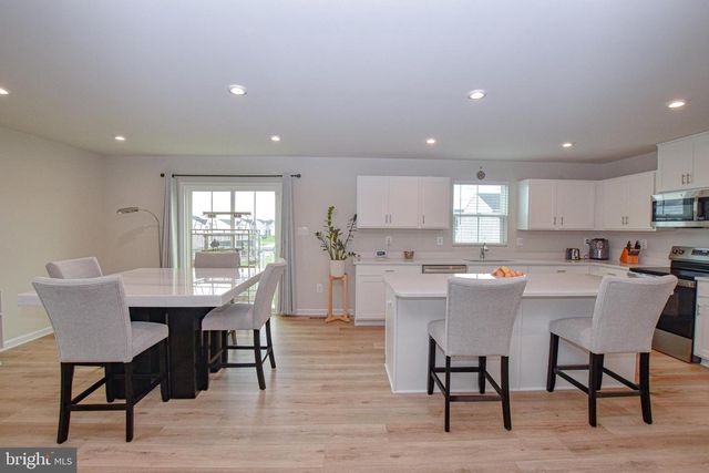 17 CHANGING SEASON WAY, Hedgesville, WV 25427