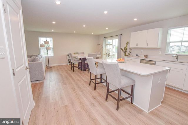 17 CHANGING SEASON WAY, Hedgesville, WV 25427