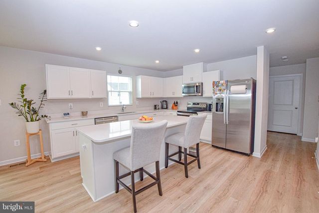 17 CHANGING SEASON WAY, Hedgesville, WV 25427