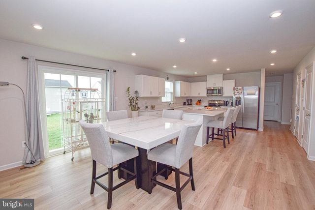 17 CHANGING SEASON WAY, Hedgesville, WV 25427