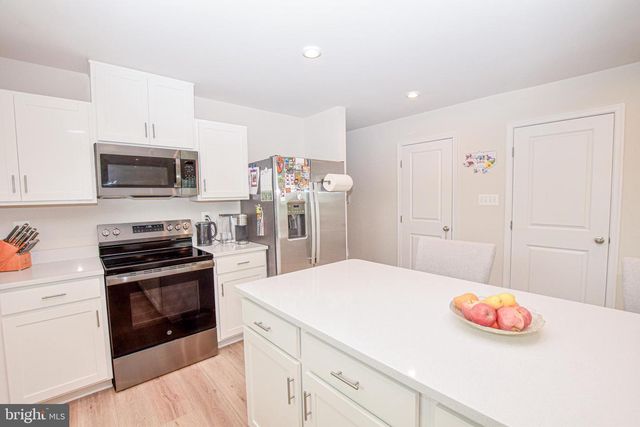 17 CHANGING SEASON WAY, Hedgesville, WV 25427