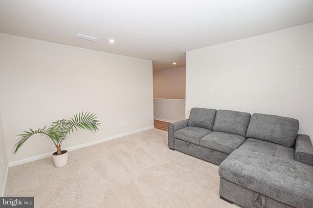 17 CHANGING SEASON WAY, Hedgesville, WV 25427