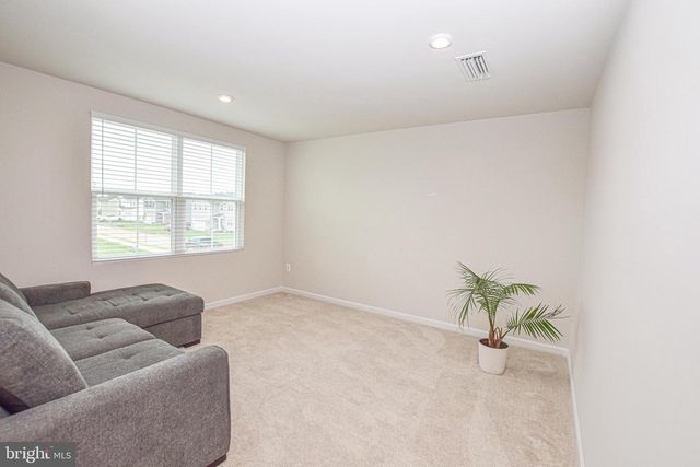 17 CHANGING SEASON WAY, Hedgesville, WV 25427