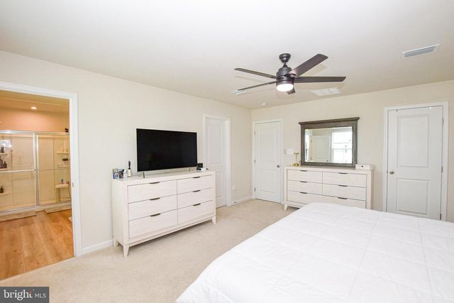 17 CHANGING SEASON WAY, Hedgesville, WV 25427