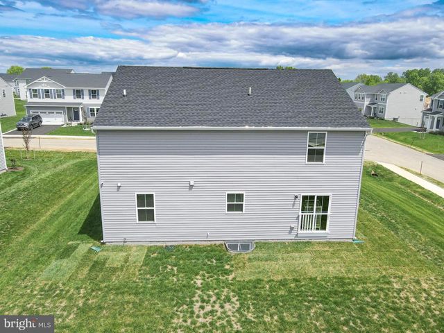 17 CHANGING SEASON WAY, Hedgesville, WV 25427