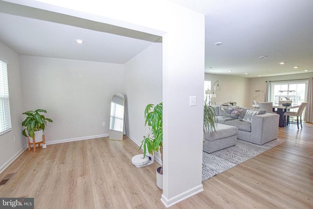 17 CHANGING SEASON WAY, Hedgesville, WV 25427