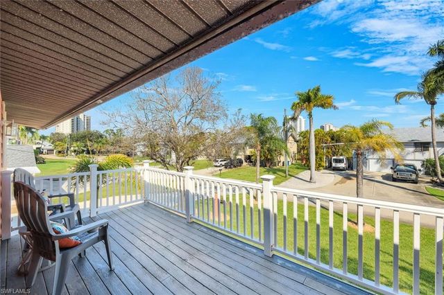 4741 Pembrooke LN, Bonita Springs, FL 34134