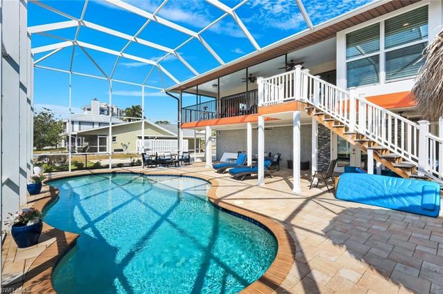 4741 Pembrooke LN, Bonita Springs, FL 34134