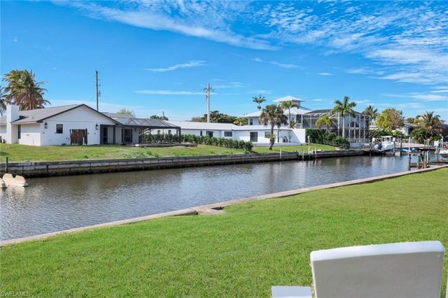 4741 Pembrooke LN, Bonita Springs, FL 34134