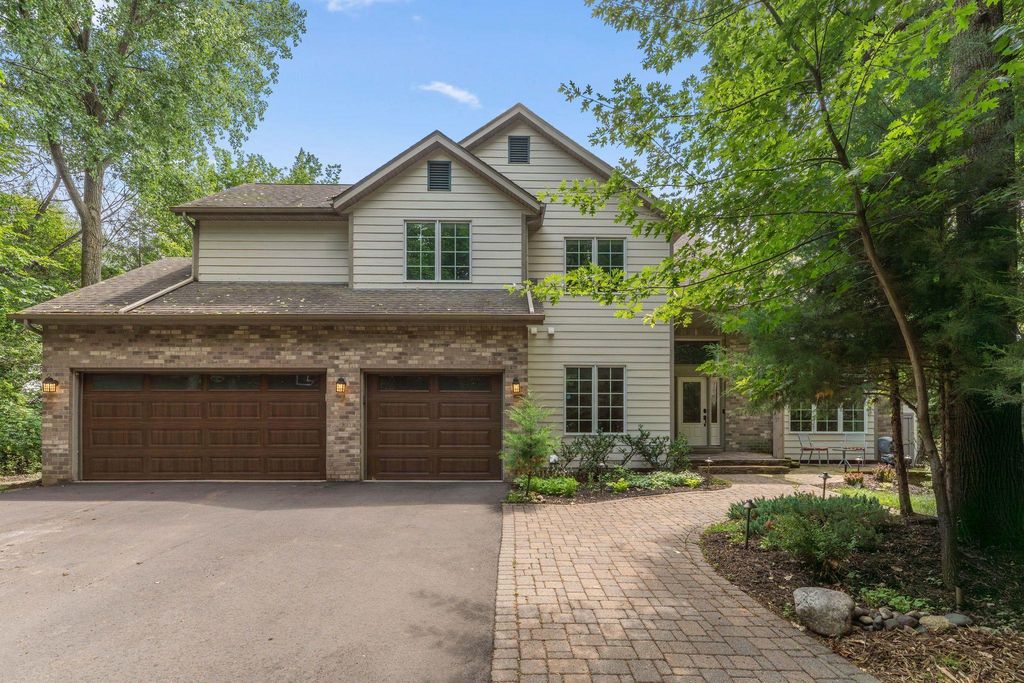 5401 River Oak Drive, Savage, MN 55378