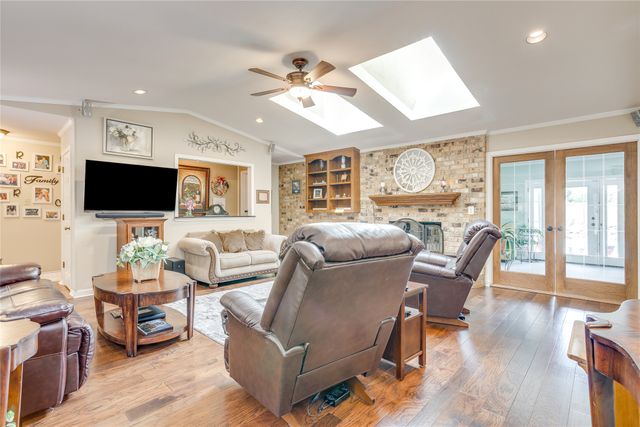 922 Highland Drive, Cleburne, TX 76033