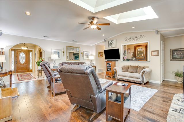 922 Highland Drive, Cleburne, TX 76033