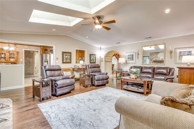 922 Highland Drive, Cleburne, TX 76033