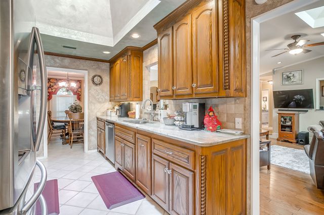 922 Highland Drive, Cleburne, TX 76033