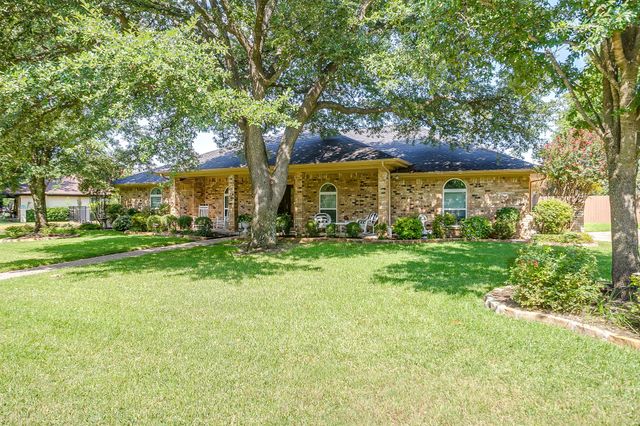 922 Highland Drive, Cleburne, TX 76033