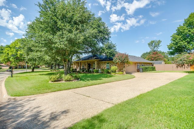 922 Highland Drive, Cleburne, TX 76033