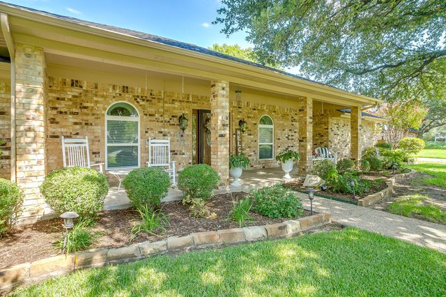 922 Highland Drive, Cleburne, TX 76033
