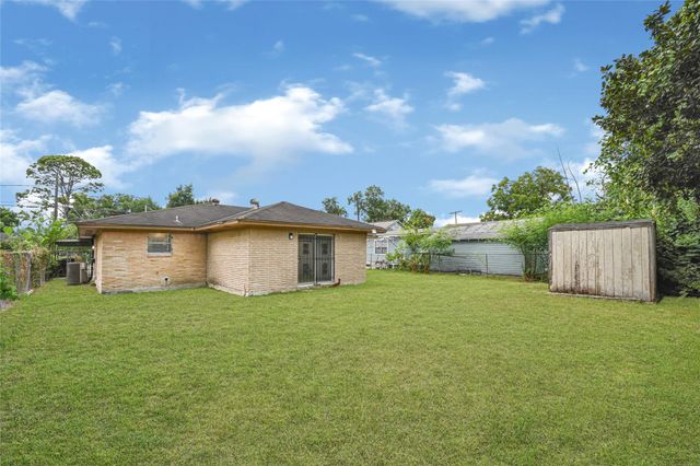 3317 Le Badie Street, Houston, TX 77026