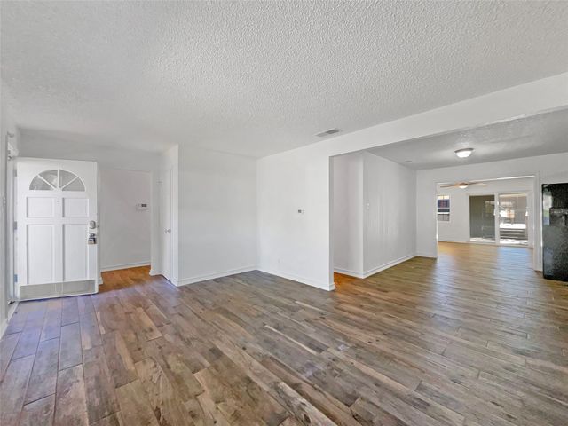 1716 Sylvan Drive, Arlington, TX 76012