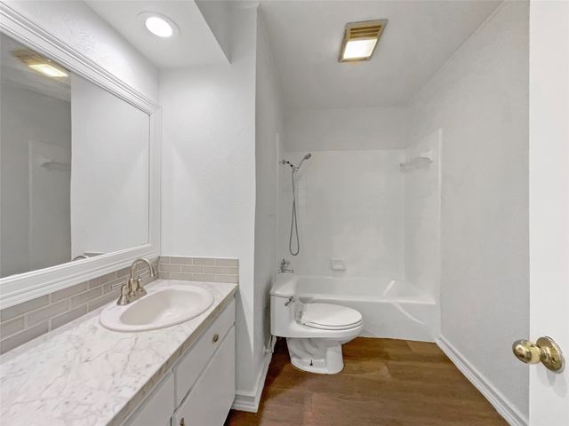 1716 Sylvan Drive, Arlington, TX 76012