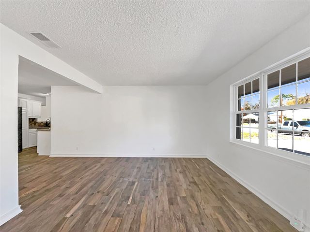 1716 Sylvan Drive, Arlington, TX 76012